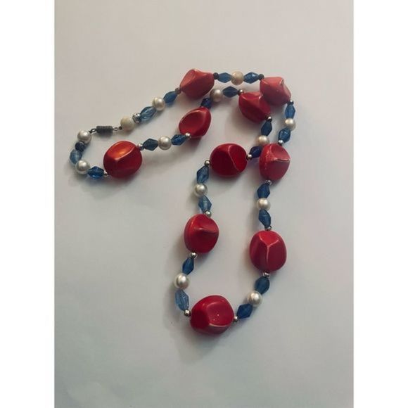 Pretty RED WHITE AND BLUE BEAD HAND CRAFTED NECKLACE - Picture 2 of 7